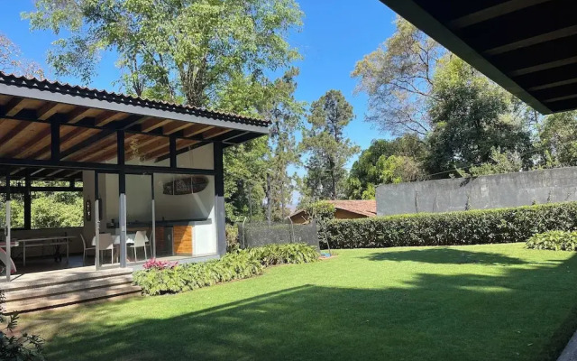 Casa Retiro With Pool and Garden