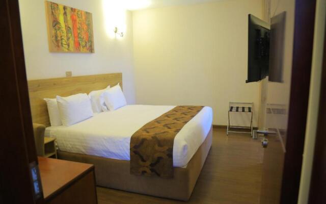 Black Horse Hotel Apartment