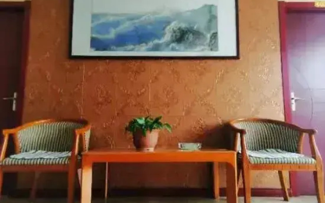 Baicheng Yanlin Fashion Hotel