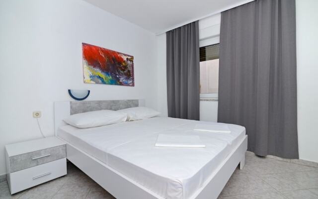 Zora - Garden Terrace and Grill - A2