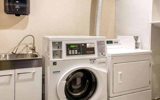 Comfort Inn Aéroport