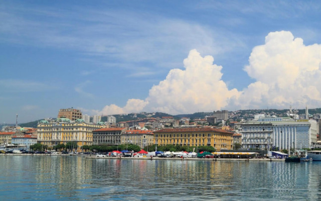 Luxury apartment Ivone