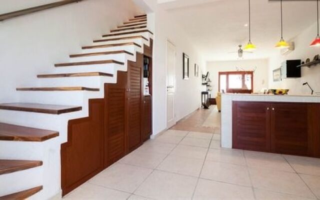 Condo Cristinaby Hbm