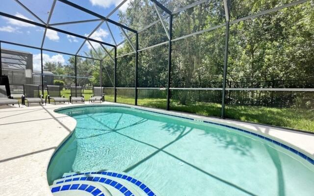 American Dream 6 Bedroom Home by RedAwning