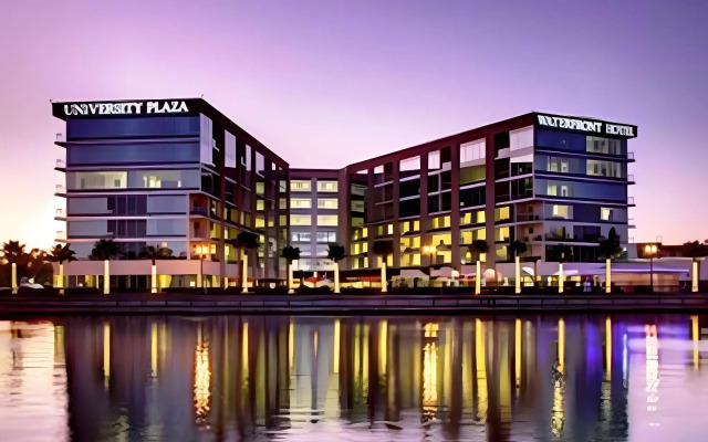 University Plaza Waterfront Hotel