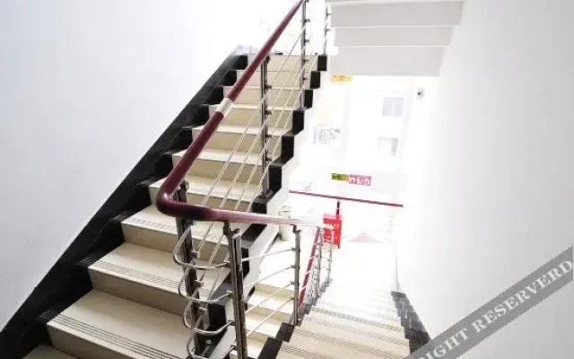 Guiyang  Qixia   Business  Hotel