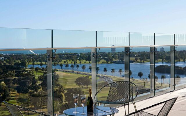 Tyrian Serviced Apartments - Albert Park Lake