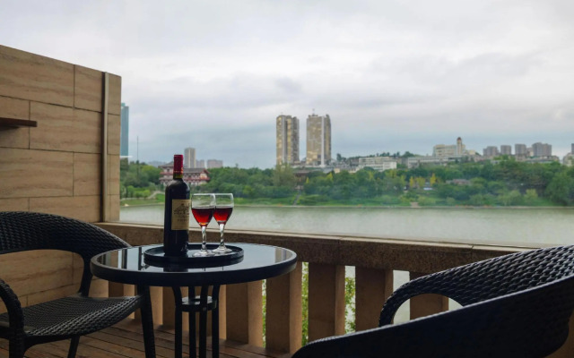 Neijiang Riverside Garden Hotel