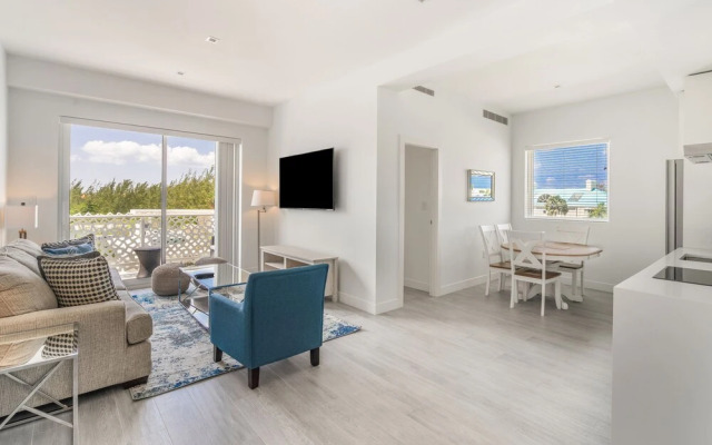 Cayman Luxury Rentals at The Grove