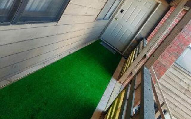 Golden Sunflower's Apartment D