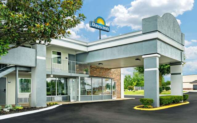 Days Inn by Wyndham Clarksville TN