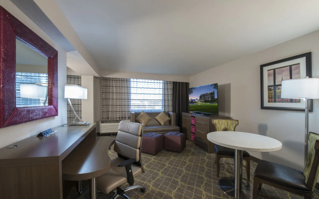 DoubleTree by Hilton Winston Salem - University