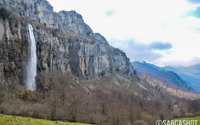 Chalet en la Montaña junto a 2 Ríos en Cantabria