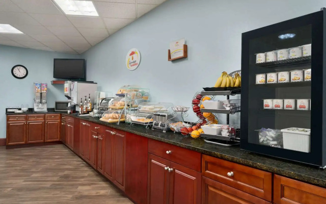 Super 8 by Wyndham West Greenwich/Providence