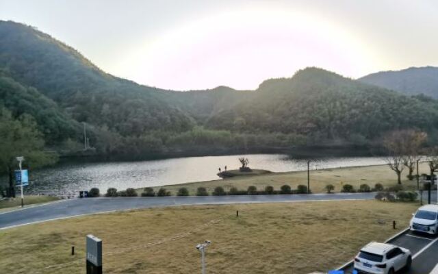 Zhenye Lumingyuan Homestay