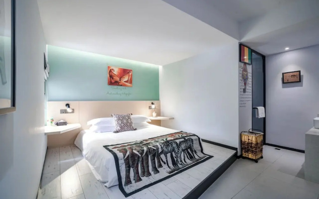 Blooming Lotus Hostel