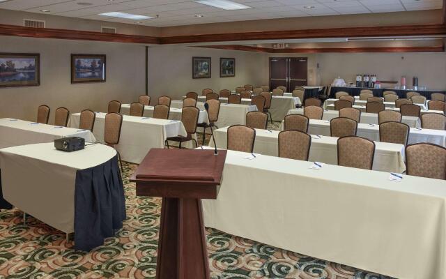 Hampton Inn & Suites Youngstown-Canfield