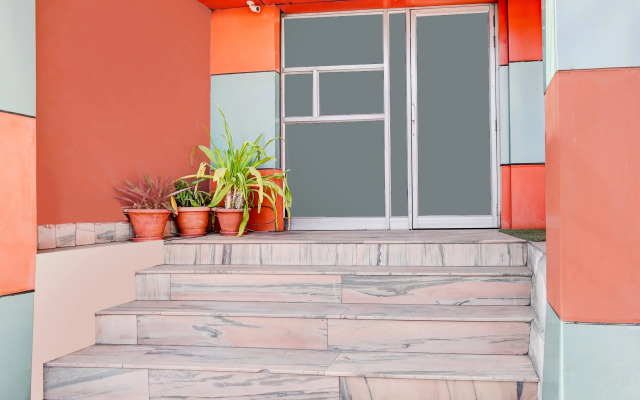 Hotel O Hussainganj Near Vidhansabha