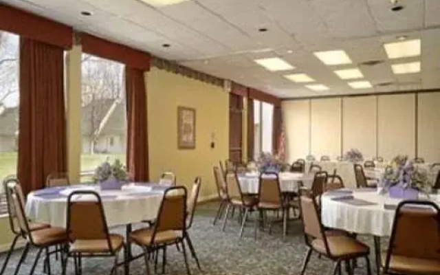 Morristown Hotel & Suites