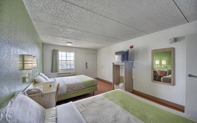 Motel 6 San Antonio, TX - Northwest Medical Center