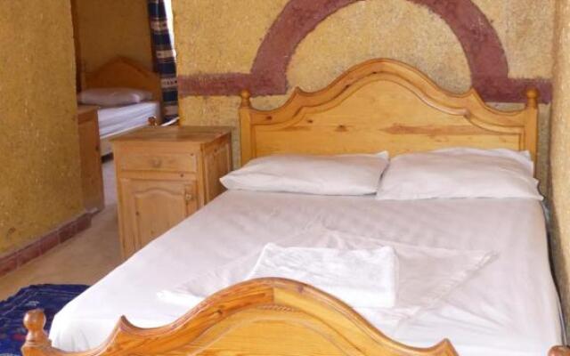 Les pyramides merzouga camp