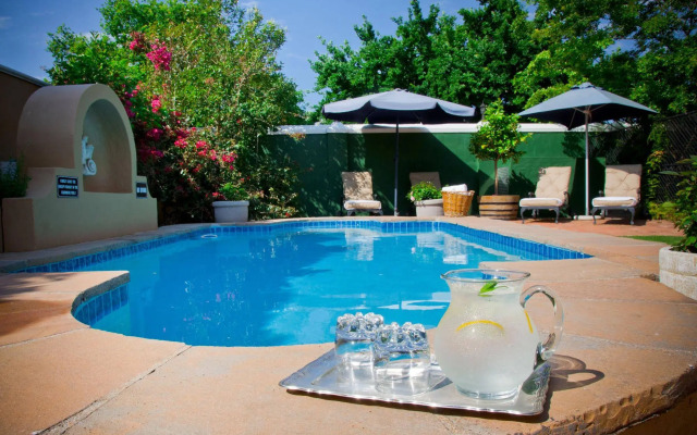 Rusthuiz Guest House