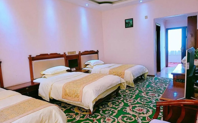 Tingri Baiba Hotel (Everest Avenue)