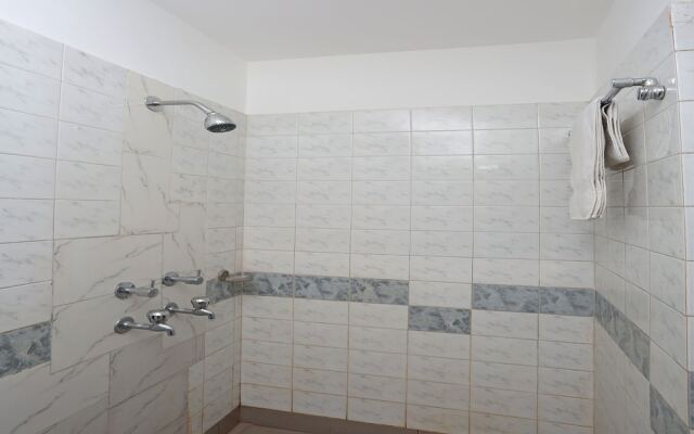 OYO Capital O 5879 Radha Damodar Residency