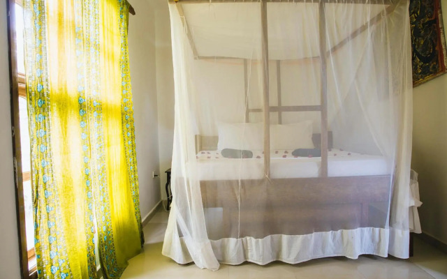 Moonshine Uroa Boutique Hotel