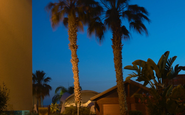 Senator Hotel Apartments - Adults Only