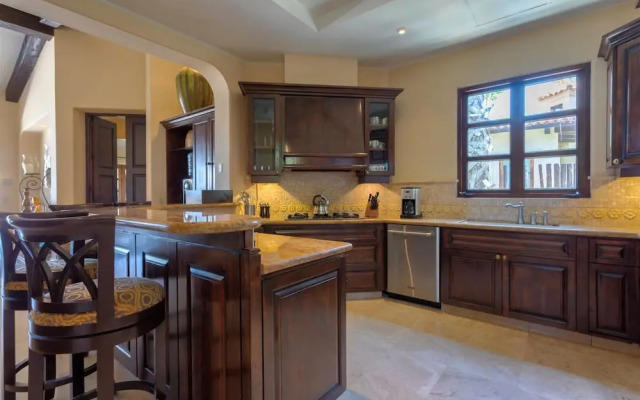 Villa Tranquila: 4 Bedroom Ocean View Villa Perfect for Relaxing at a Discounted Rate!