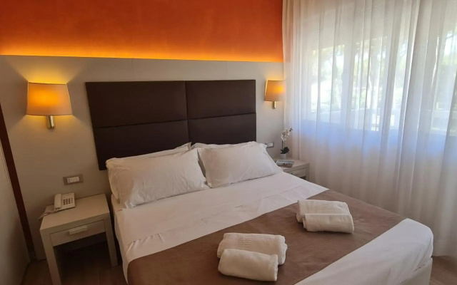 Hotel Eros