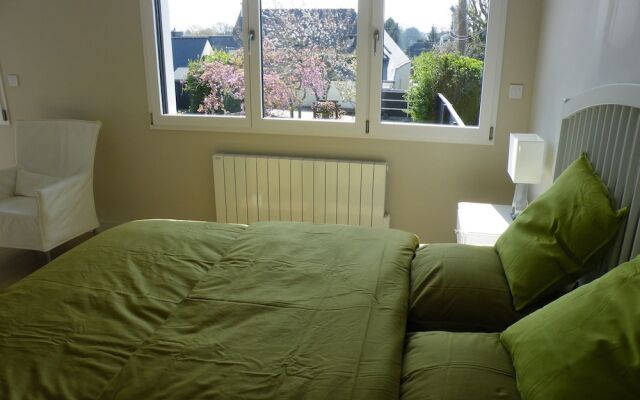 Modern Holiday Home in Concarneau With Terrace