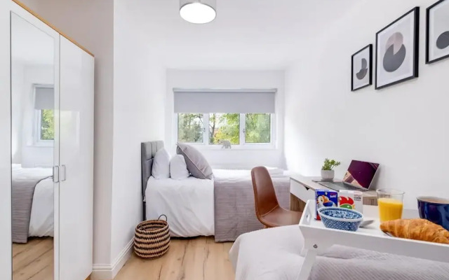 Night Stay - Alpha House