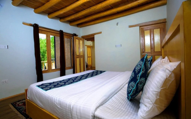 Chomal Huts