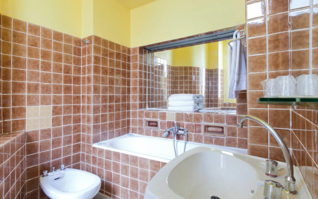 Hoy Paris - Home of YOGA