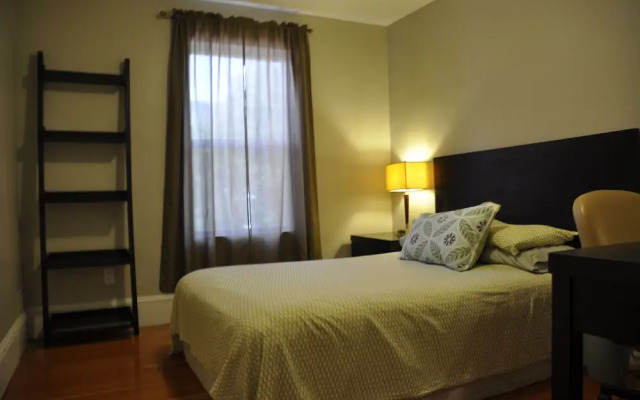Moncton Suites - 267 Universite Ave