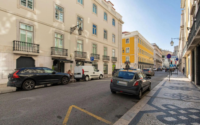 Stunning Apartment in Heart of Lisbon by LovelyStay