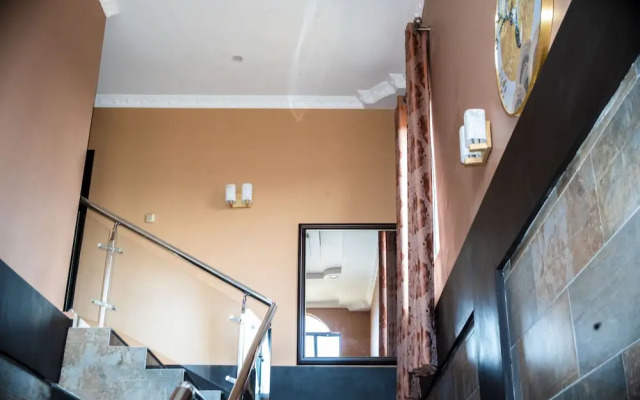Lusaka Luxe: Your Private Oasis Awaits in the Heart of Zambia