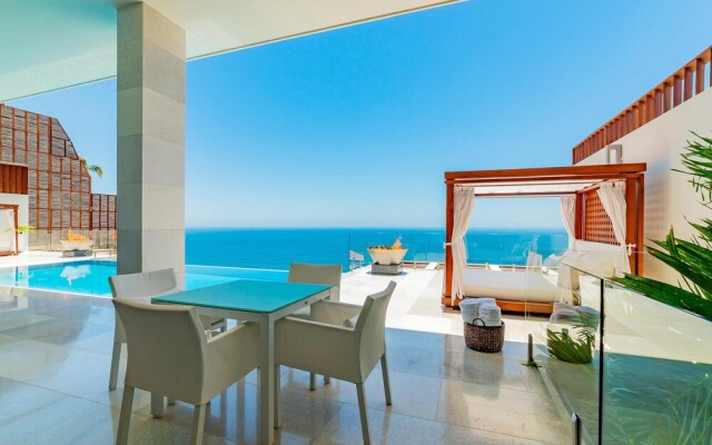 Spectacular Modern Luxury and Exceptional Amenities at Mantea Casa Cabo in Pedregal