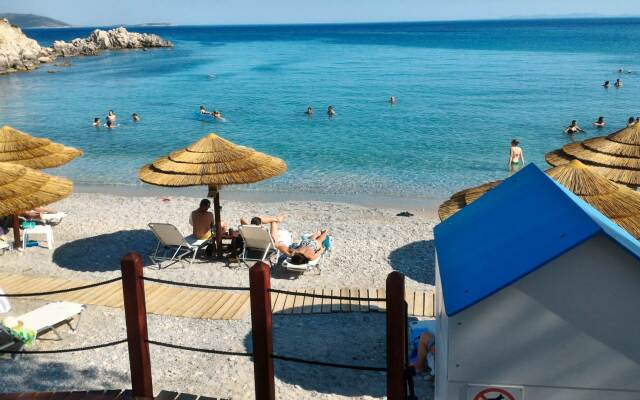 Glicorisa Beach