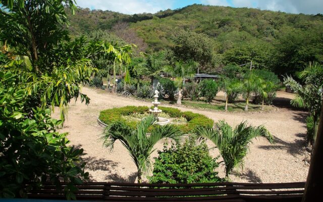 Playa Hermosa Ecolodge