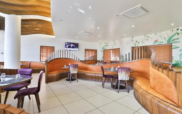 Oyo 26587 the Grand Vatika