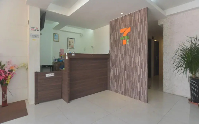 Oyo 44052 Seven Hotel