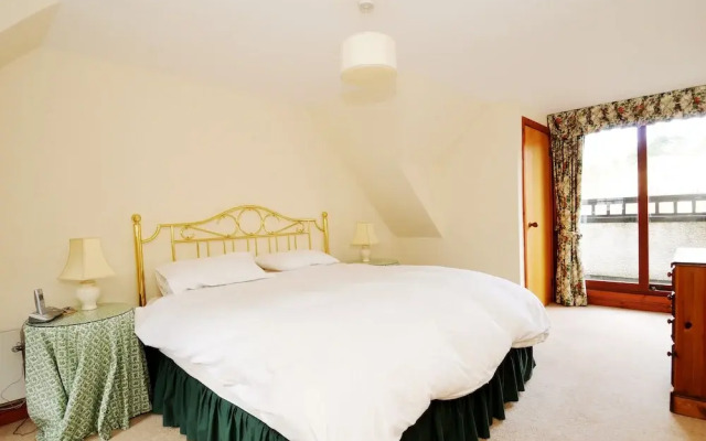 234 Hawthornbank Lane Apartment