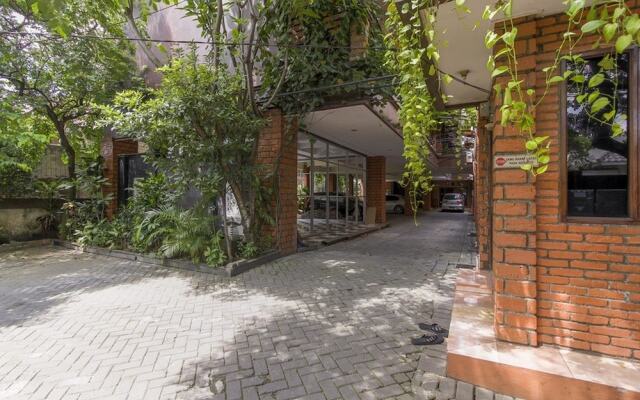 RedDoorz Plus @ Ampera Raya