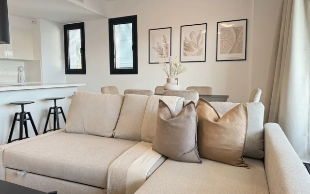 Phaedrus Living White Hills Suites City View