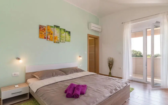 Villa Lena Comfortable Holiday Residence