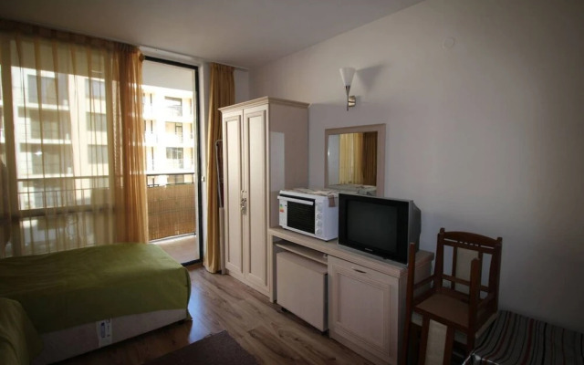 Studio in Avalon Complex