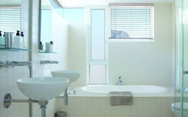 Blue Views Penthouse Beachfront Apartments